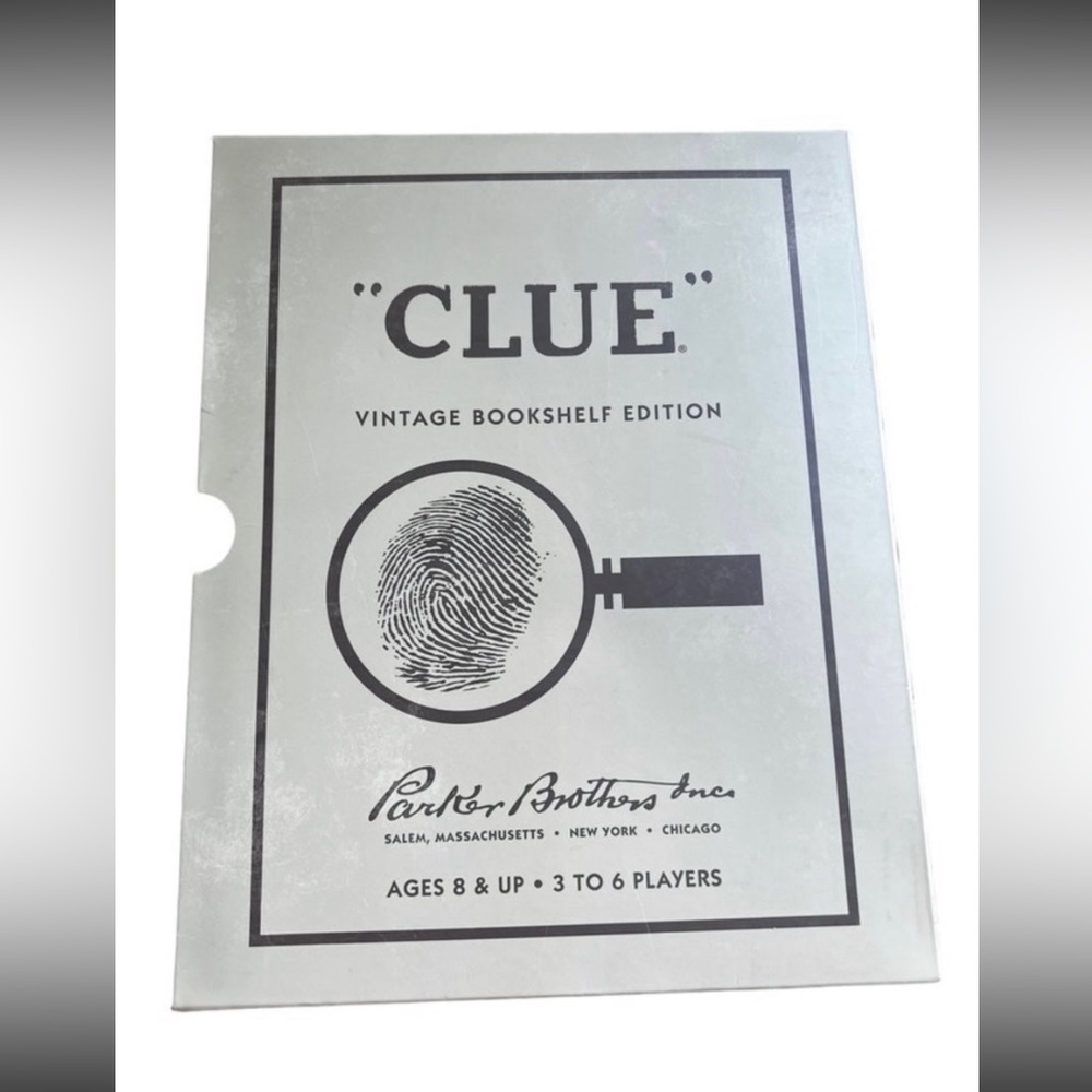 Clue vintage bookshelf game